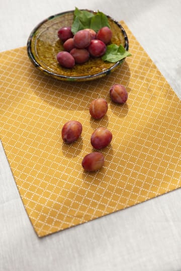 Prickruta ランチョンマット 34x45 cm 2枚 - Ochre - Almedahls | アルメダ�ールズ