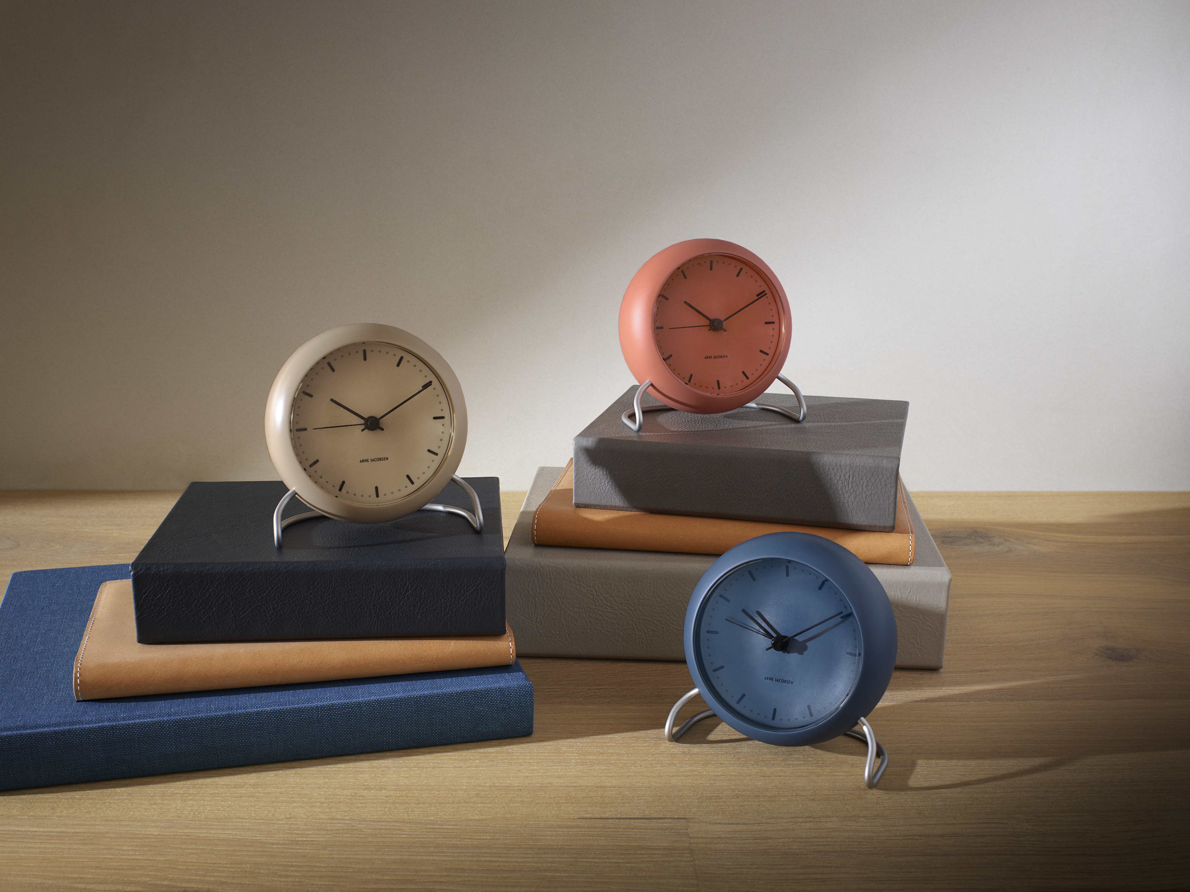 Arne Jacobsen Clocks | アルネ・ヤコブセン クロック からのAJ City 