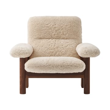 Brasilia アームチェア - Dark oak-Nature sheepskin curly - Audo Copenhagen | オドー・コペンハーゲン