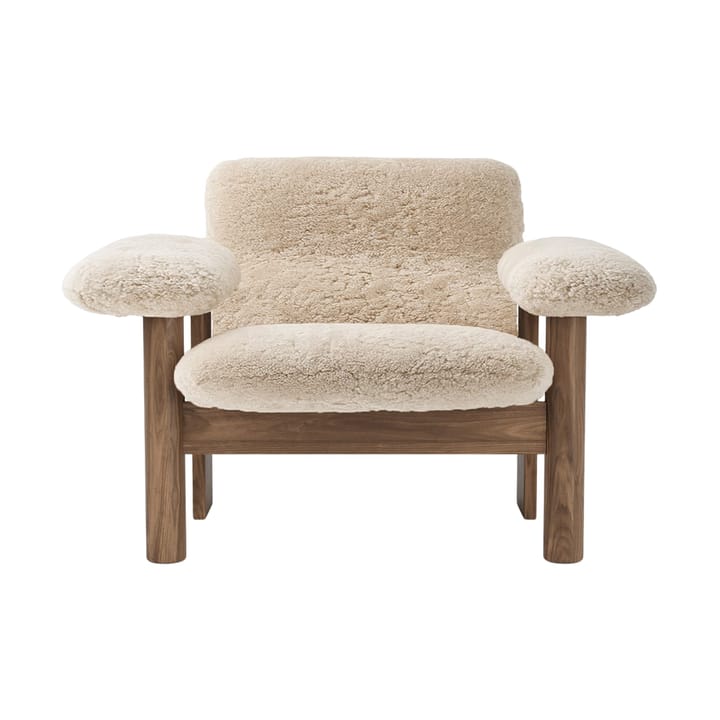 Brasilia アームチェア low back, Walnut-Nature sheepskin curly Audo Copenhagen | オドー・コペンハーゲン