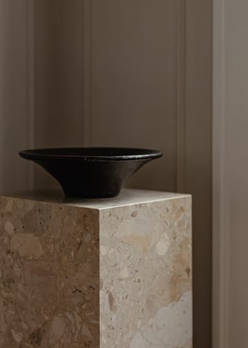 Plinth トールサイドテーブル 30x30x51cm - Kunis Breccia - Audo Copenhagen | オドー・コペンハーゲン