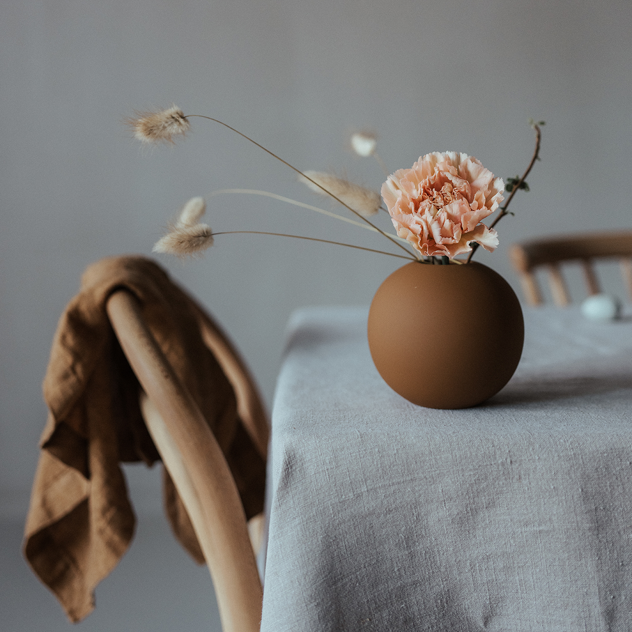 Cooee Design | クーイーデザイン からのBall 花瓶 ココナッツ