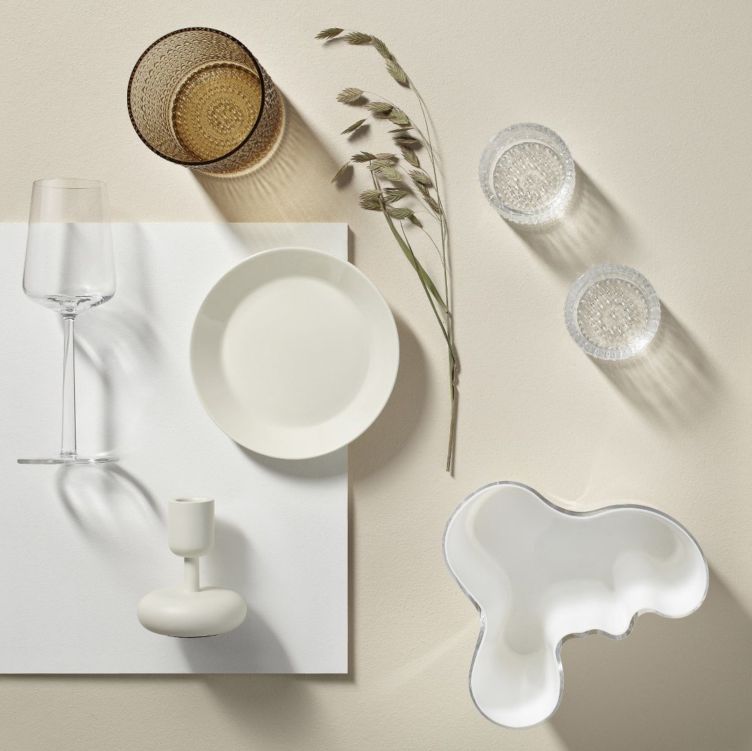 Iittala | イッタラ からのEssence ホワイト ワイングラス 4パック