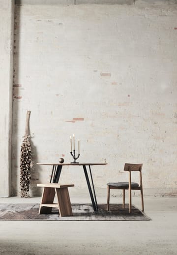 Tetra チェア with padded seat - Concrete coloured fabric-natural oiled oak - MUUBS | ムーブス