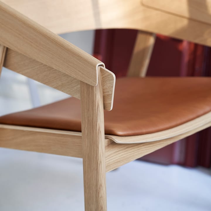 Cover ラウンジチェア leather, Refine leather cognac-oak Muuto | ムート