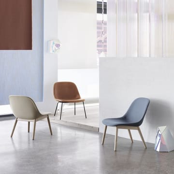 Fiber ラウンジチェア ウッドベース - Fabric hero 211 beige, brown stained oak legs - Muuto | ムート