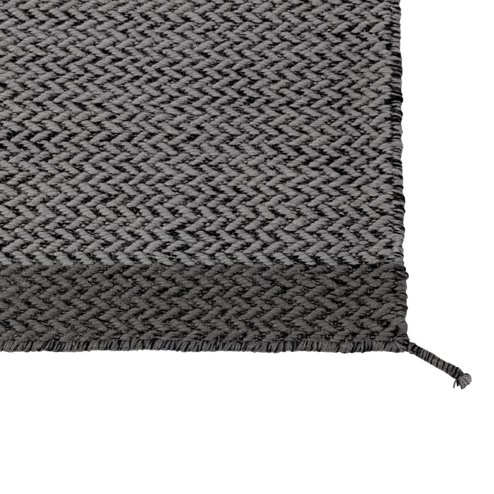 Ply wool rug 85x140 cm, dark grey Muuto | ムート