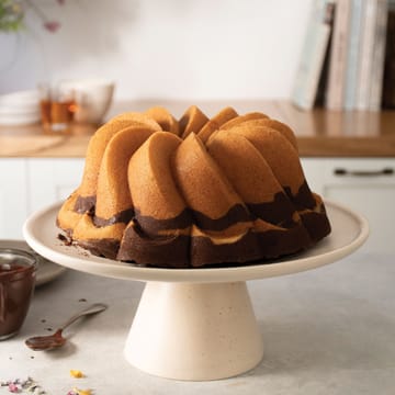 Nordic Ware pirouette bundt 焼き型 2.4 L - Gold - Nordic Ware