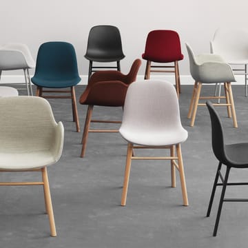 Form チェア - Green, oak legs - Normann Copenhagen | ノーマンコペンハーゲン