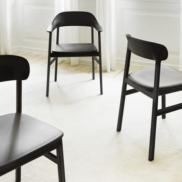 Herit チェア アームレスト black oak - black - Normann Copenhagen | ノーマンコペンハーゲン