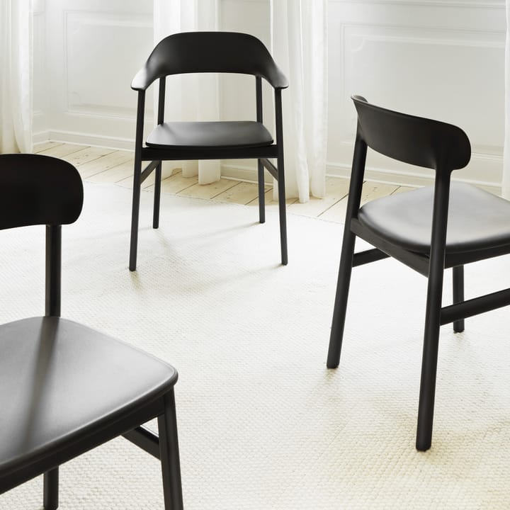 Herit チェア アームレスト black oak, black Normann Copenhagen | ノーマンコペンハーゲン