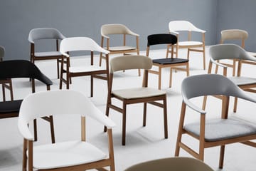 Herit アームチェア オーク - Sand - Normann Copenhagen | ノーマンコペンハーゲン