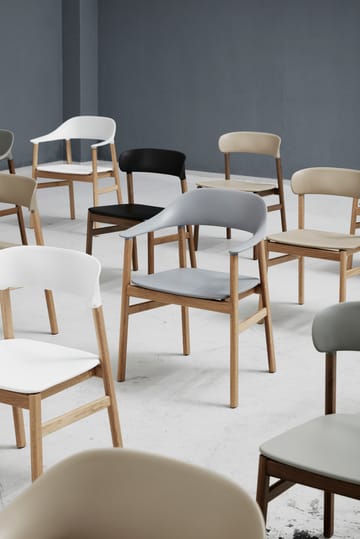 Herit アームチェア オーク - White - Normann Copenhagen | ノーマンコペンハーゲン