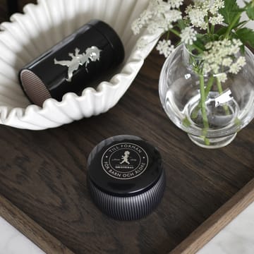 Solstickan ギフトボックス アロマキャンドル + マッチスティックチューブ - Black-scented candle cedarwood - Solstickan Design