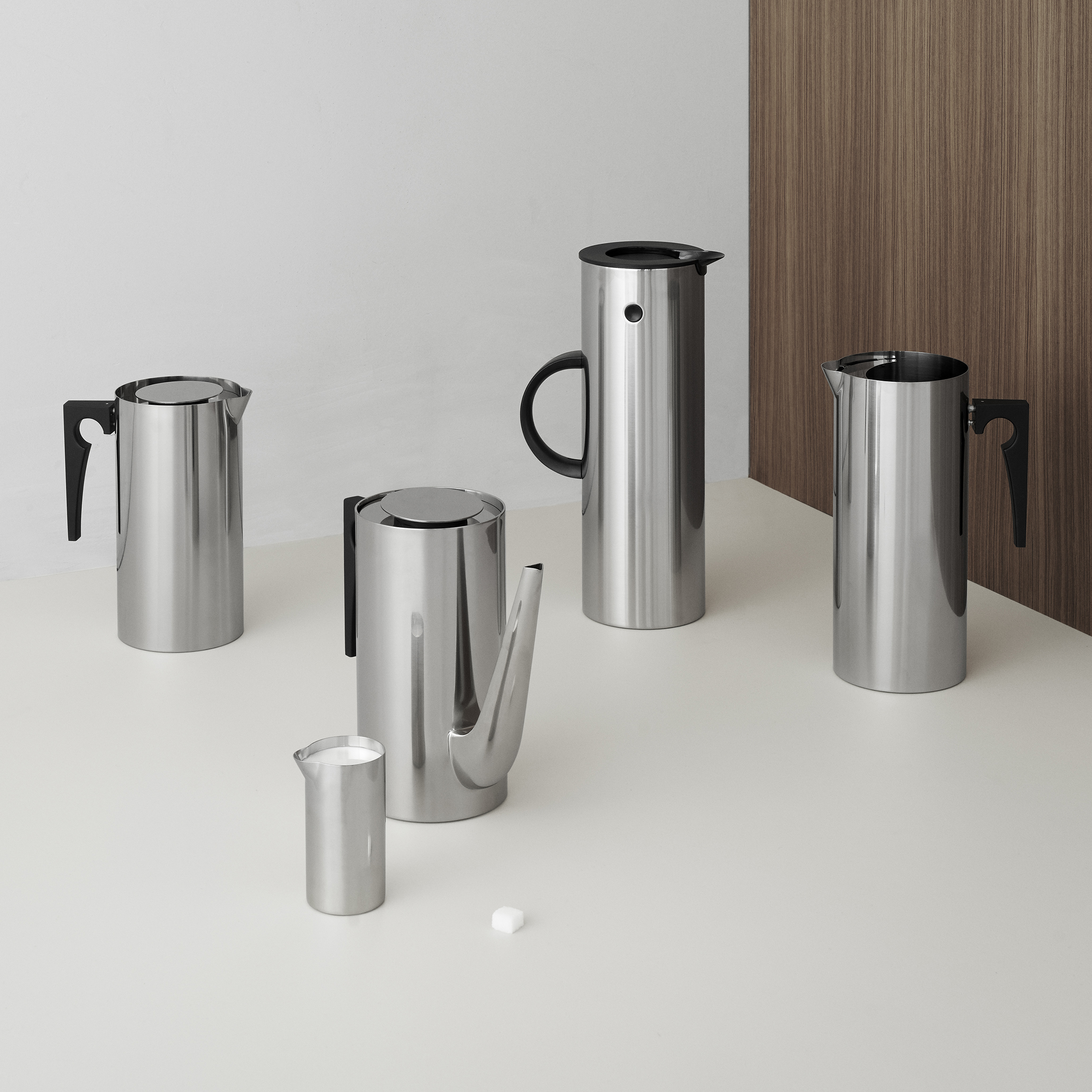 Stelton | ステルトン からのAJ シリンダーライン クリーム ジャグ 15