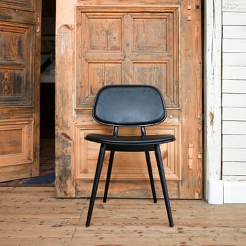 My チェア チェア - Leather black. Black lacquered birch stand - Stolab